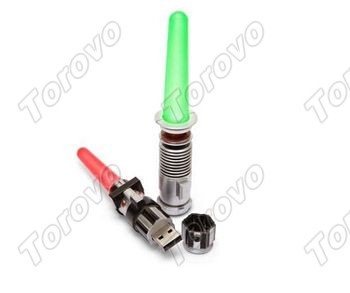 在經(jīng)久不衰的《星戰(zhàn)》系列電影中每一件道具都頗具人氣 星球大戰(zhàn)光劍U盤光劍自動亮起