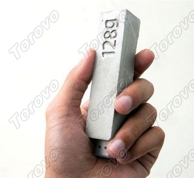 現(xiàn)在的U盤設(shè)計真是五花八門,鋼鐵俠U盤、透明U盤、旅行 混凝土U盤亮相容量與重量等同